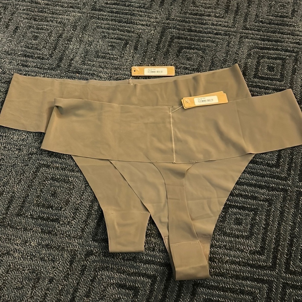 SKIMS Naked (B18) Thong Lot of 2  Womens 2X